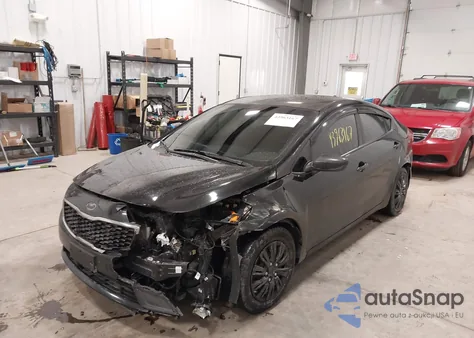 2017 Kia Forte Lx z USA, uszkodzony, nr VIN 3KPFK4A73HE090335